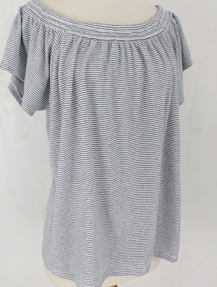 Stripe Elastic Collar Pullover